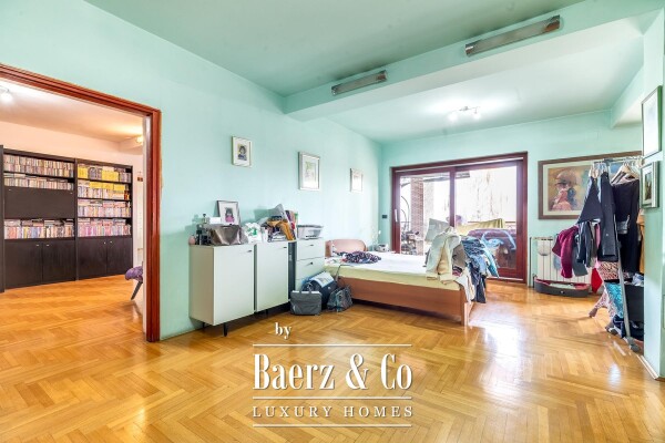 photo 2 Samobor, family house 553 m² on a plot of 6985 m² with a view of the city