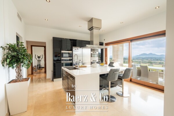 photo 12 Majestic 6-bedroom luxury villa with sea views and rental licence