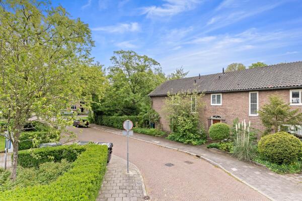 photo 4 Charlotte de Bourbonstraat 24