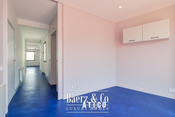 photo 3 Penthouse for sale in Ciutat Vella