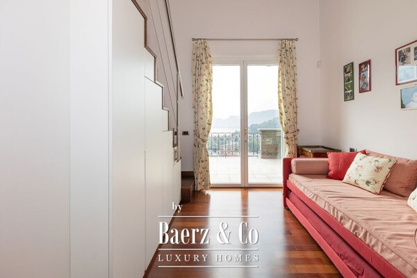photo 13 Villa for sale 675 m²