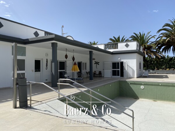 photo 2 Magnificent estate featuring family home and an organic banana plantation