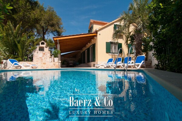 photo 1 Brac, beautiful Mediterranean house in a unique location, 1st row to the sea