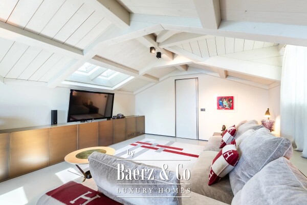 photo 15 Luxury Penthouse with Lake Views in Historic Arona