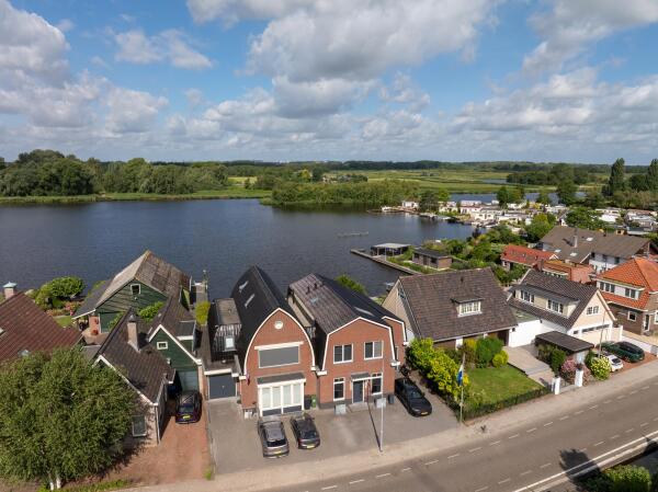photo 10 Noordeinde 90