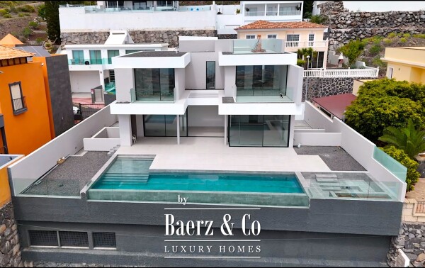 photo 22 Exclusive contemporary villa with breathtaking views