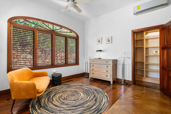photo 11 Keys 6