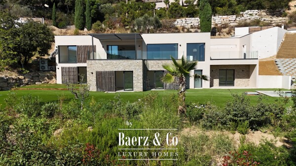 photo 20 Grimaud — Sea-View Luxury Villa with Five Bedrooms and Pool