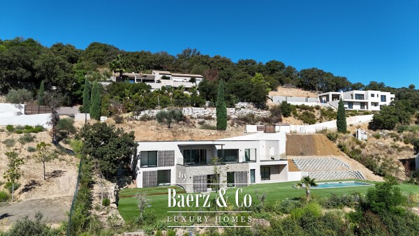 photo 23 Grimaud — Sea-View Luxury Villa with Five Bedrooms and Pool