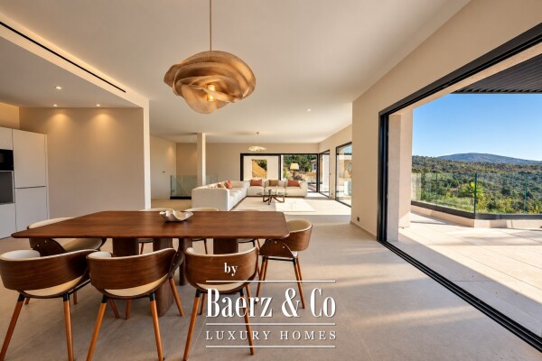 photo 7 Grimaud — Sea-View Luxury Villa with Five Bedrooms and Pool