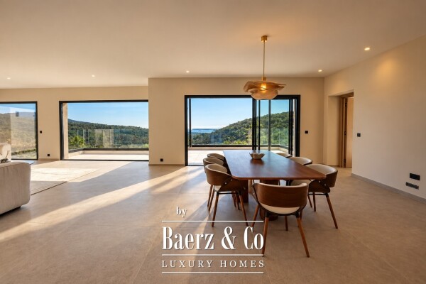 photo 5 Grimaud — Sea-View Luxury Villa with Five Bedrooms and Pool