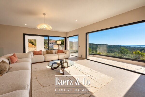 photo 6 Grimaud — Sea-View Luxury Villa with Five Bedrooms and Pool