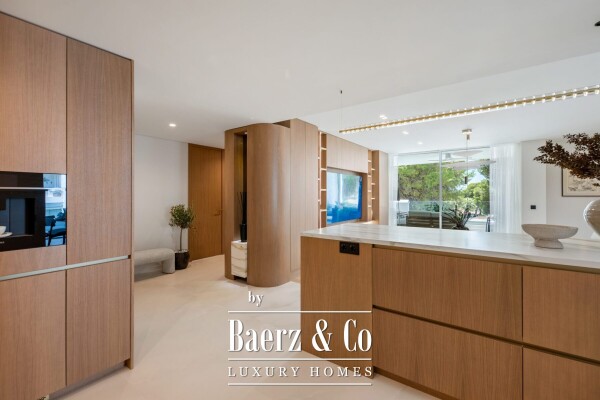 photo 9 Penthouse - Marbella East - Ref: 8738